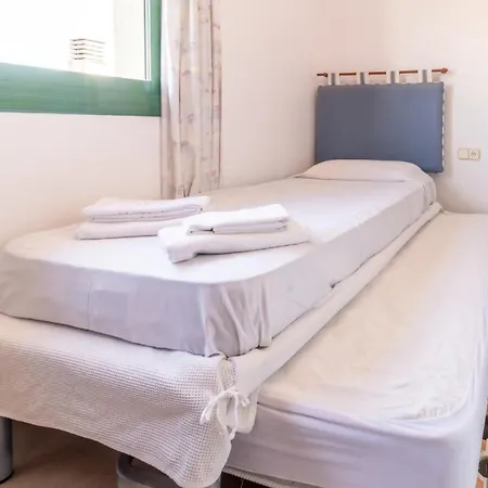 La Coma 601 Apartamento Con Piscina Comunitaria Llanca