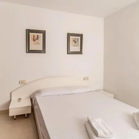 Apartment La Coma 601 Apartamento Con Piscina Comunitaria Llanca